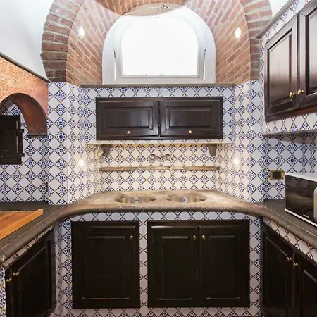 Al Vaticano Grande Comoda E *