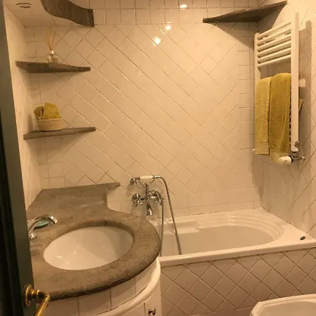 Al Vaticano Grande Comoda E *